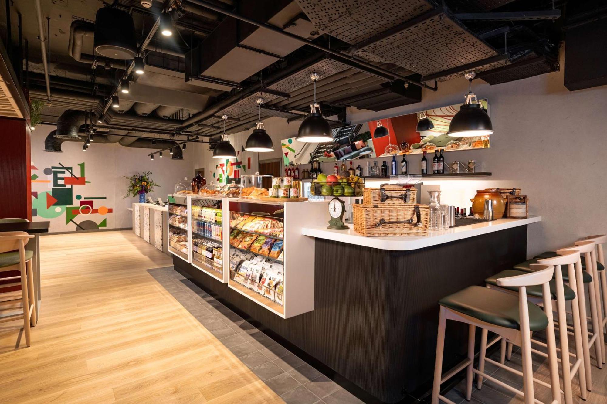 Hyatt Place City East Hotel 4*